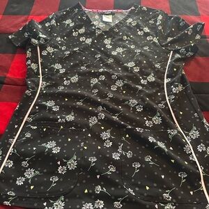 Heartsoul Daisy Print Scrub Top